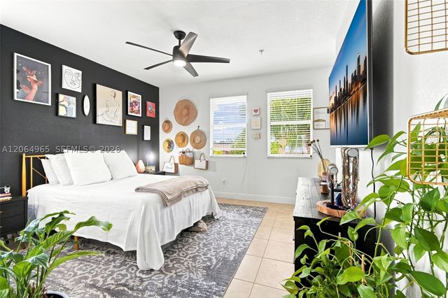 1075 SW 147 Ave 5601, Pembroke Pines, FL 33027