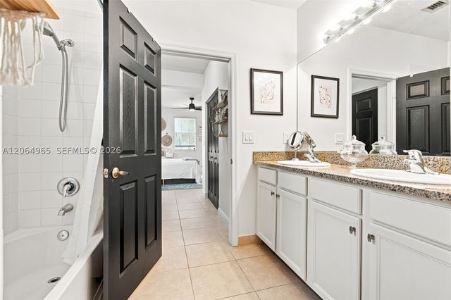 1075 SW 147 Ave 5601, Pembroke Pines, FL 33027