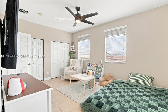 1075 SW 147 Ave 5601, Pembroke Pines, FL 33027