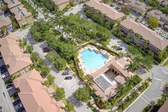 1075 SW 147 Ave 5601, Pembroke Pines, FL 33027