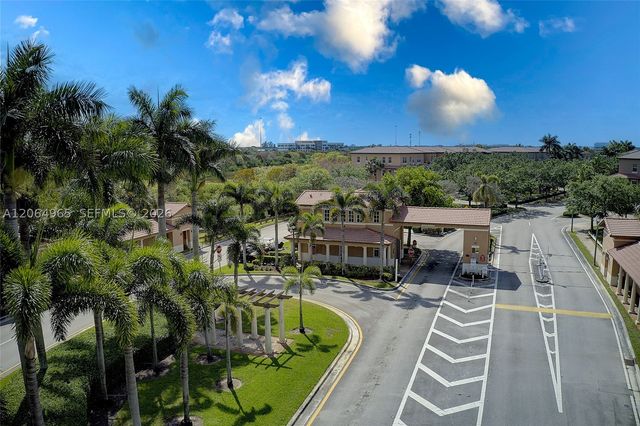 1075 SW 147 Ave 5601, Pembroke Pines, FL 33027