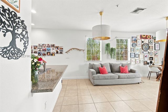 1075 SW 147 Ave 5601, Pembroke Pines, FL 33027