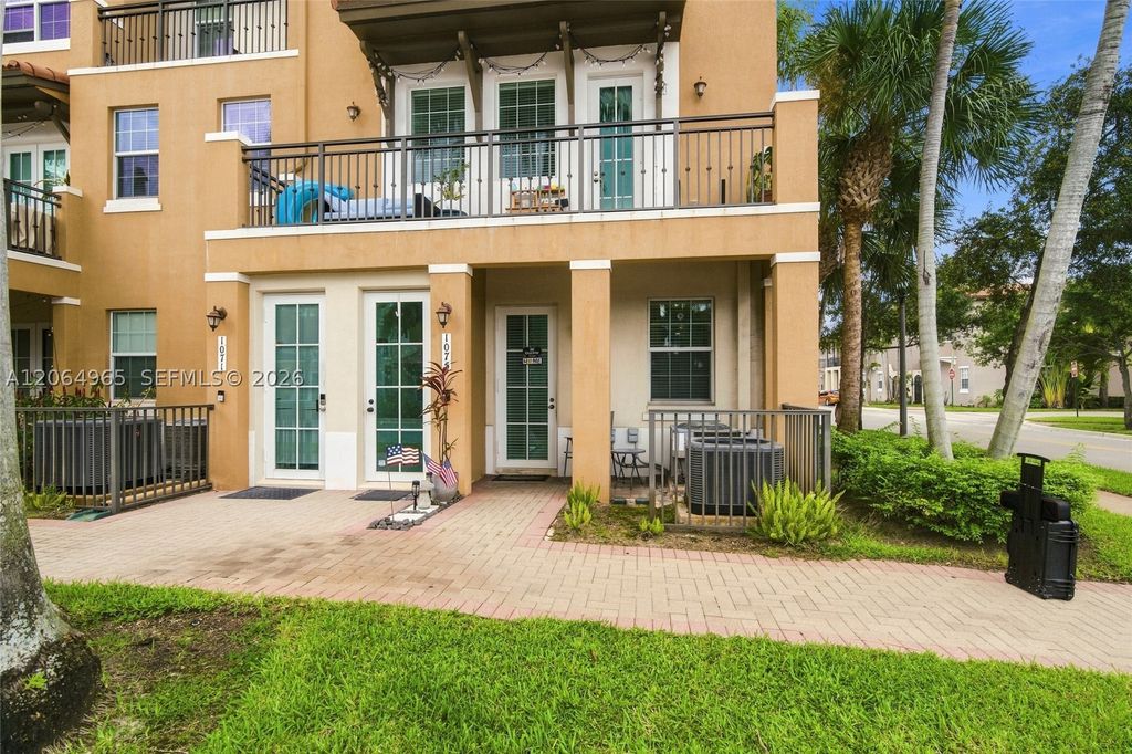 1075 SW 147 Ave 5601, Pembroke Pines, FL 33027