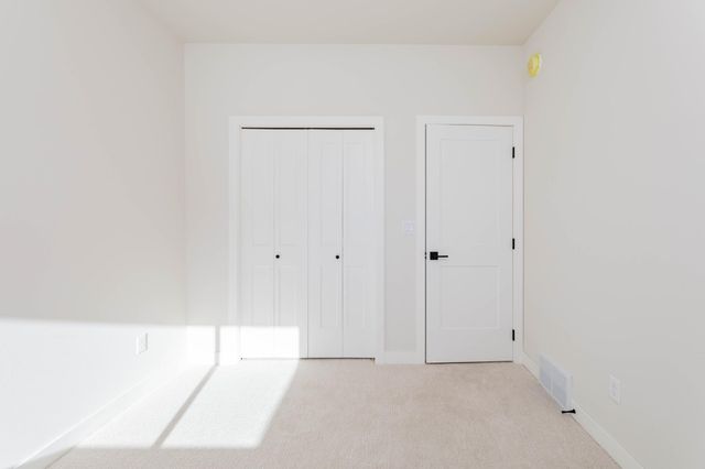 6767 66th Avenue S, Horace, ND 58047