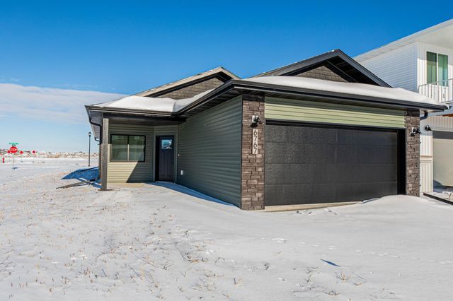 6767 66th Avenue S, Horace, ND 58047