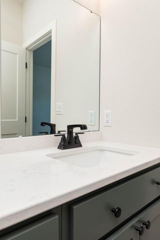 6767 66th Avenue S, Horace, ND 58047