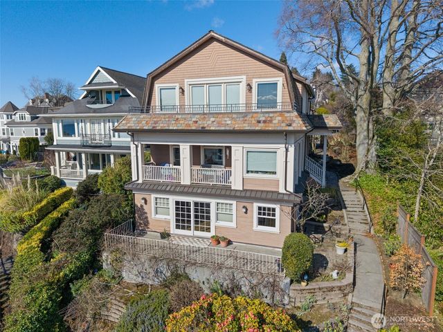 604 W Kinnear Place, Seattle, WA 98119