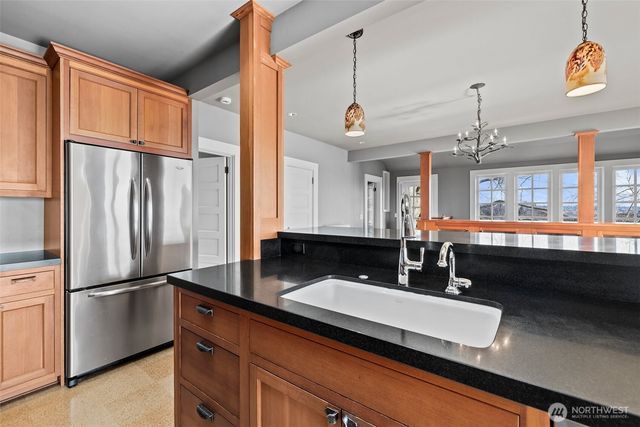 604 W Kinnear Place, Seattle, WA 98119