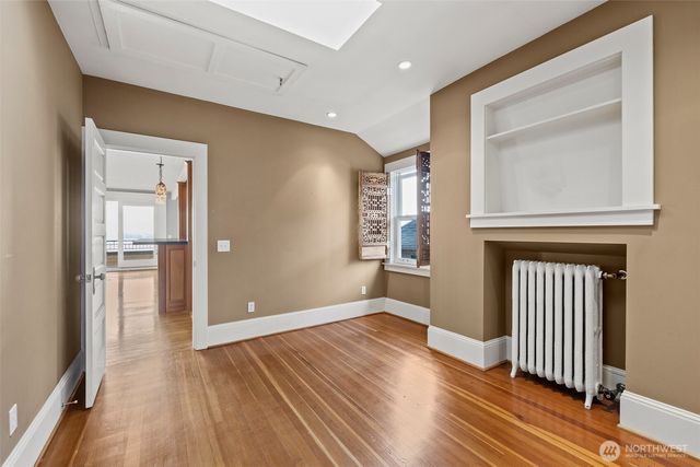 604 W Kinnear Place, Seattle, WA 98119