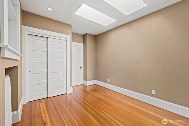 604 W Kinnear Place, Seattle, WA 98119