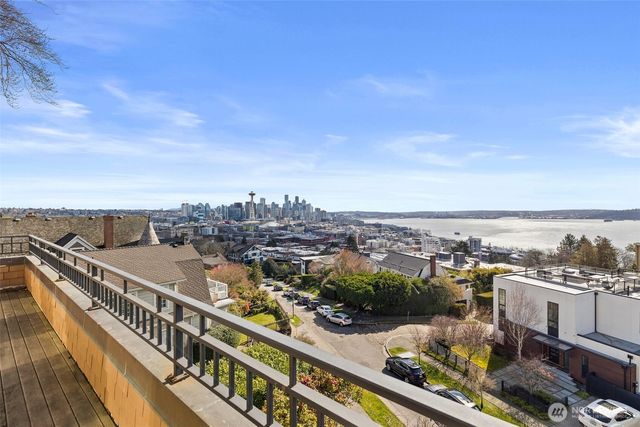604 W Kinnear Place, Seattle, WA 98119