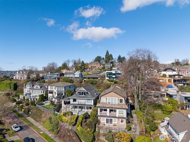 604 W Kinnear Place, Seattle, WA 98119