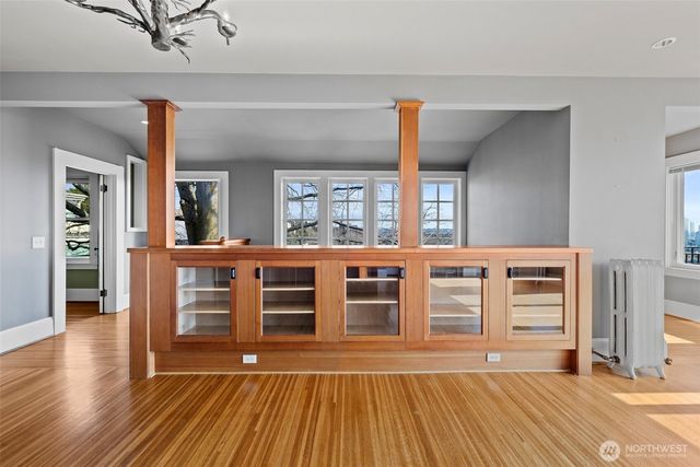 604 W Kinnear Place, Seattle, WA 98119