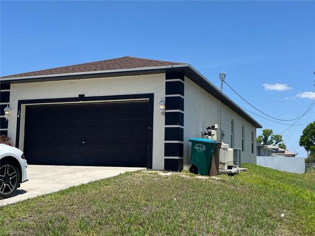 17 NE 11th LN, Cape Coral, FL 33909