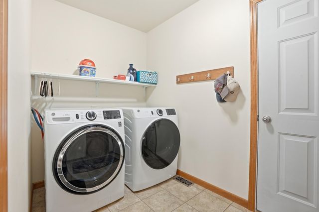 1926 Daisy Street SE, Demotte, IN 46310