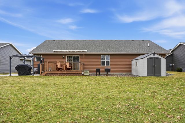 1926 Daisy Street SE, Demotte, IN 46310