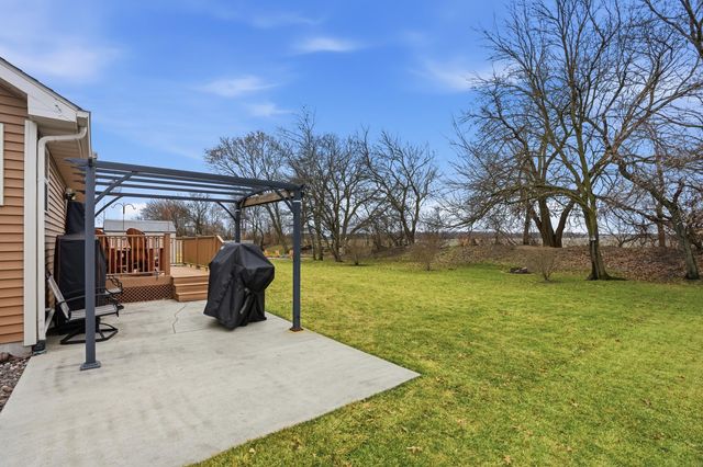 1926 Daisy Street SE, Demotte, IN 46310