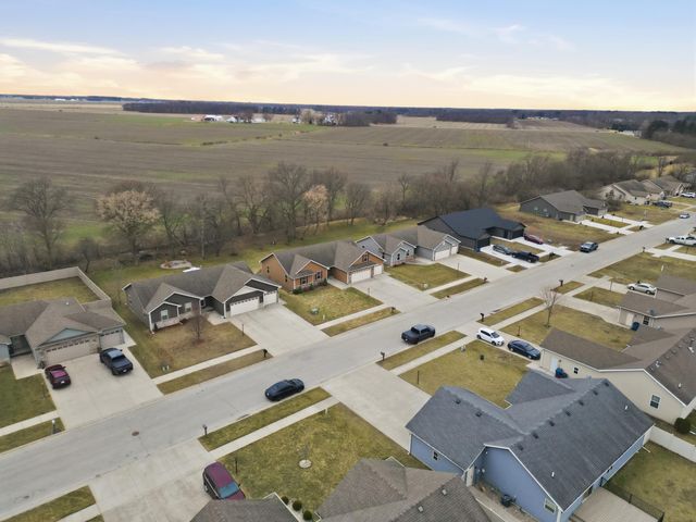 1926 Daisy Street SE, Demotte, IN 46310