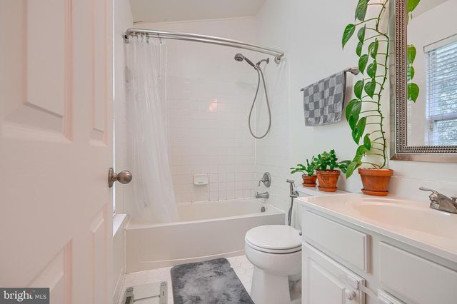 11111 LITTLE FOX LN, Germantown, MD 20876