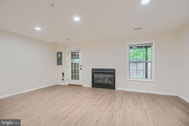 11111 LITTLE FOX LN, Germantown, MD 20876