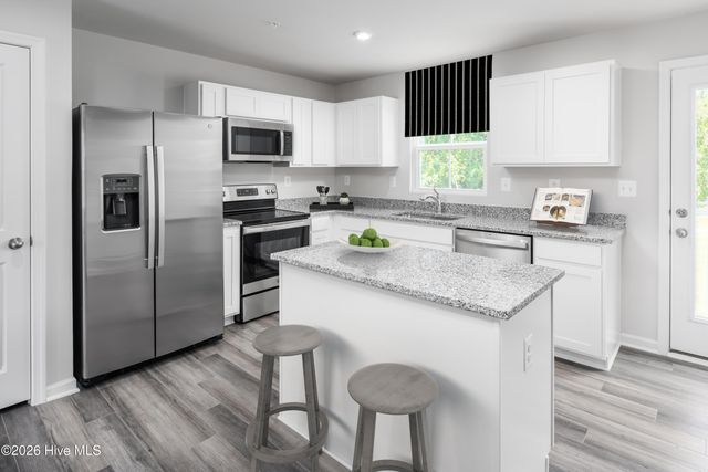 821 Haw Creek Avenue NE, Winnabow, NC 28479