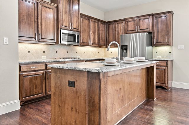 720 Northwood Drive, Flower Mound, TX 75022