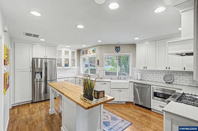 3448 Carnoustie Ln S, Salem, OR 97302