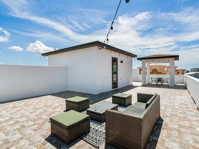 156 175TH AVENUE E, Redington Shores, FL 33708