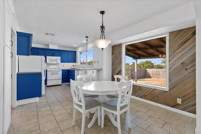 407 S Mount Rushmore DR, Cedar Park, TX 78613