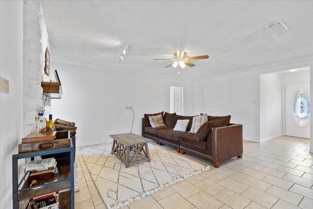 407 S Mount Rushmore DR, Cedar Park, TX 78613