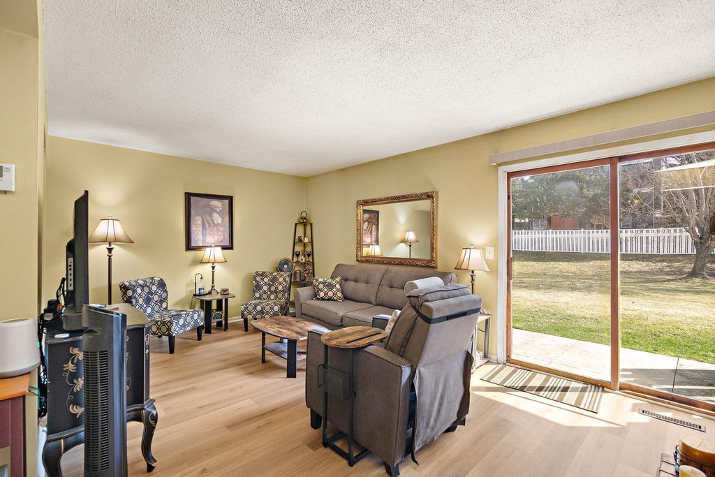 418 Dorland Place, Maplewood, MN 55119 — photo 3