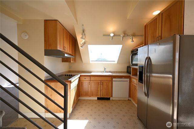 1953 10th Avenue W, Seattle, WA 98119