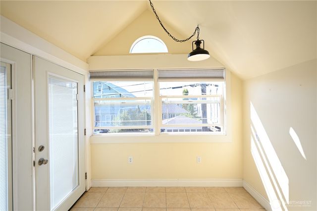 1953 10th Avenue W, Seattle, WA 98119