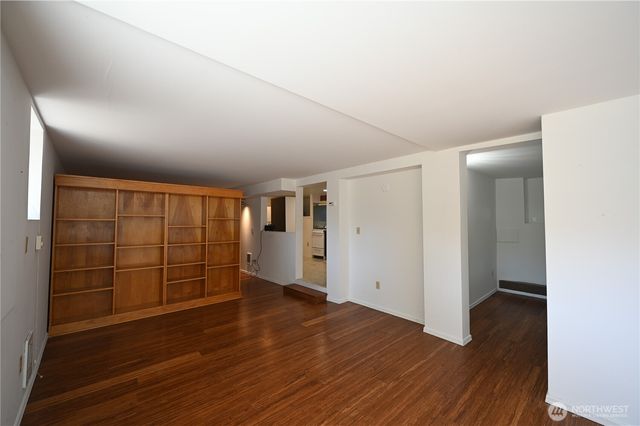 1953 10th Avenue W, Seattle, WA 98119