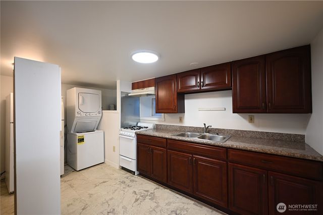 1953 10th Avenue W, Seattle, WA 98119