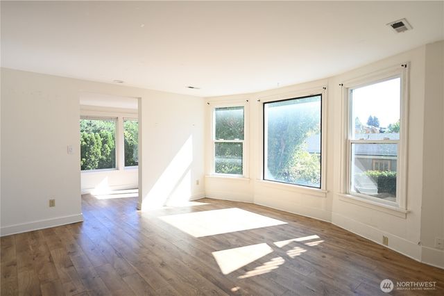 1953 10th Avenue W, Seattle, WA 98119
