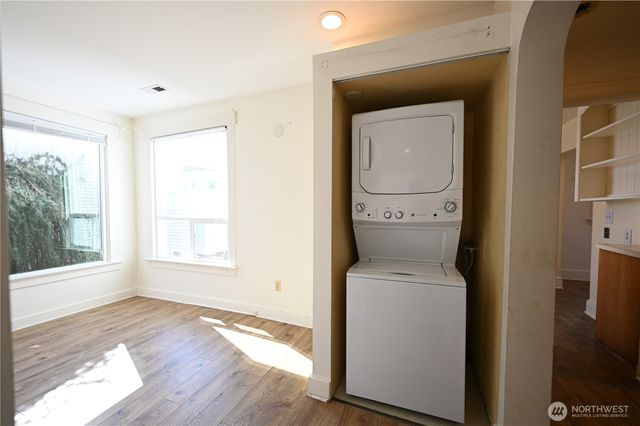 1953 10th Avenue W, Seattle, WA 98119