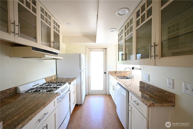 1953 10th Avenue W, Seattle, WA 98119