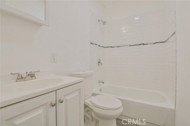 7424 Bell Avenue, Los Angeles, CA 90001