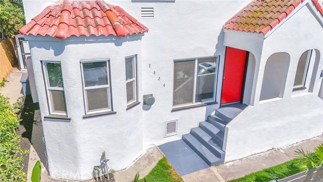 7424 Bell Avenue, Los Angeles, CA 90001