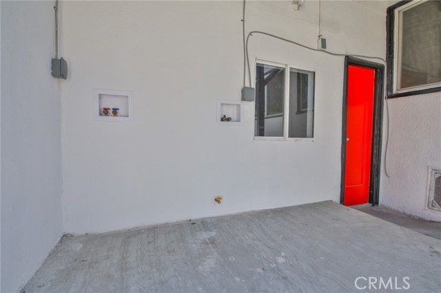 7424 Bell Avenue, Los Angeles, CA 90001