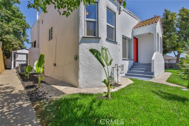 7424 Bell Avenue, Los Angeles, CA 90001