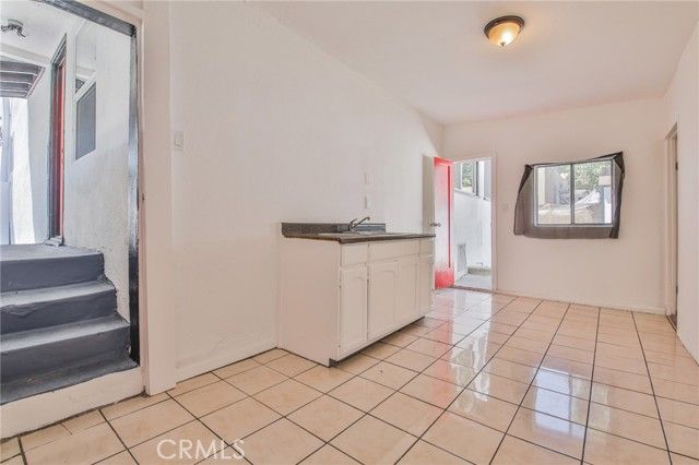 7424 Bell Avenue, Los Angeles, CA 90001