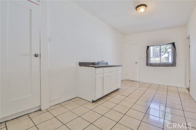 7424 Bell Avenue, Los Angeles, CA 90001