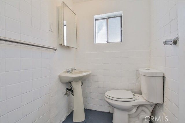 7424 Bell Avenue, Los Angeles, CA 90001