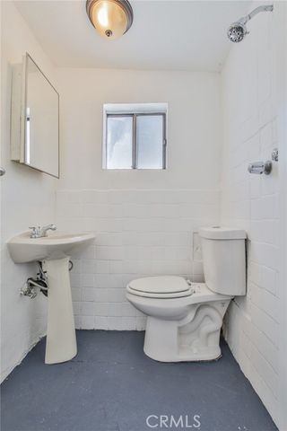 7424 Bell Avenue, Los Angeles, CA 90001