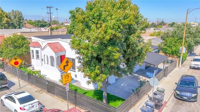 7424 Bell Avenue, Los Angeles, CA 90001