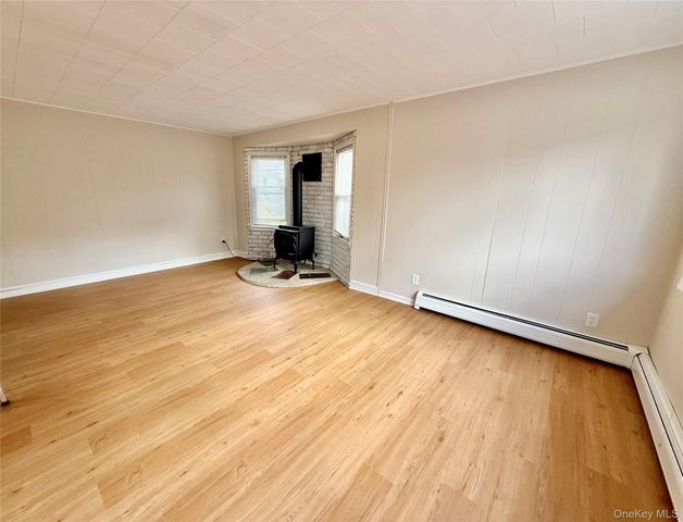 10 Cottage Avenue, Nanuet, NY 10954