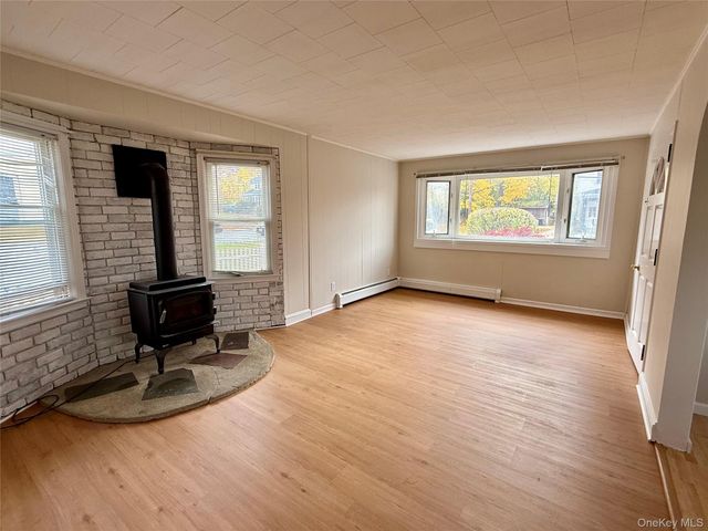 10 Cottage Avenue, Nanuet, NY 10954