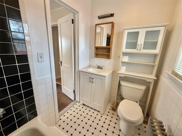 10 Cottage Avenue, Nanuet, NY 10954